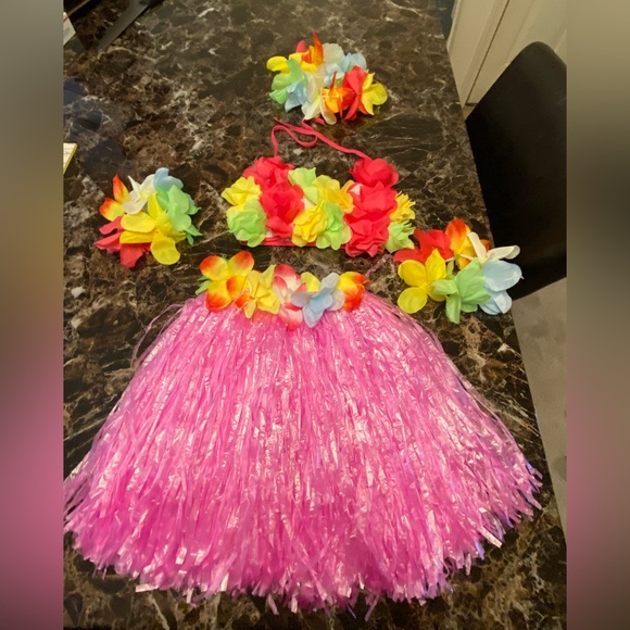 Other - HAWAIIAN CUSTOM GIRL